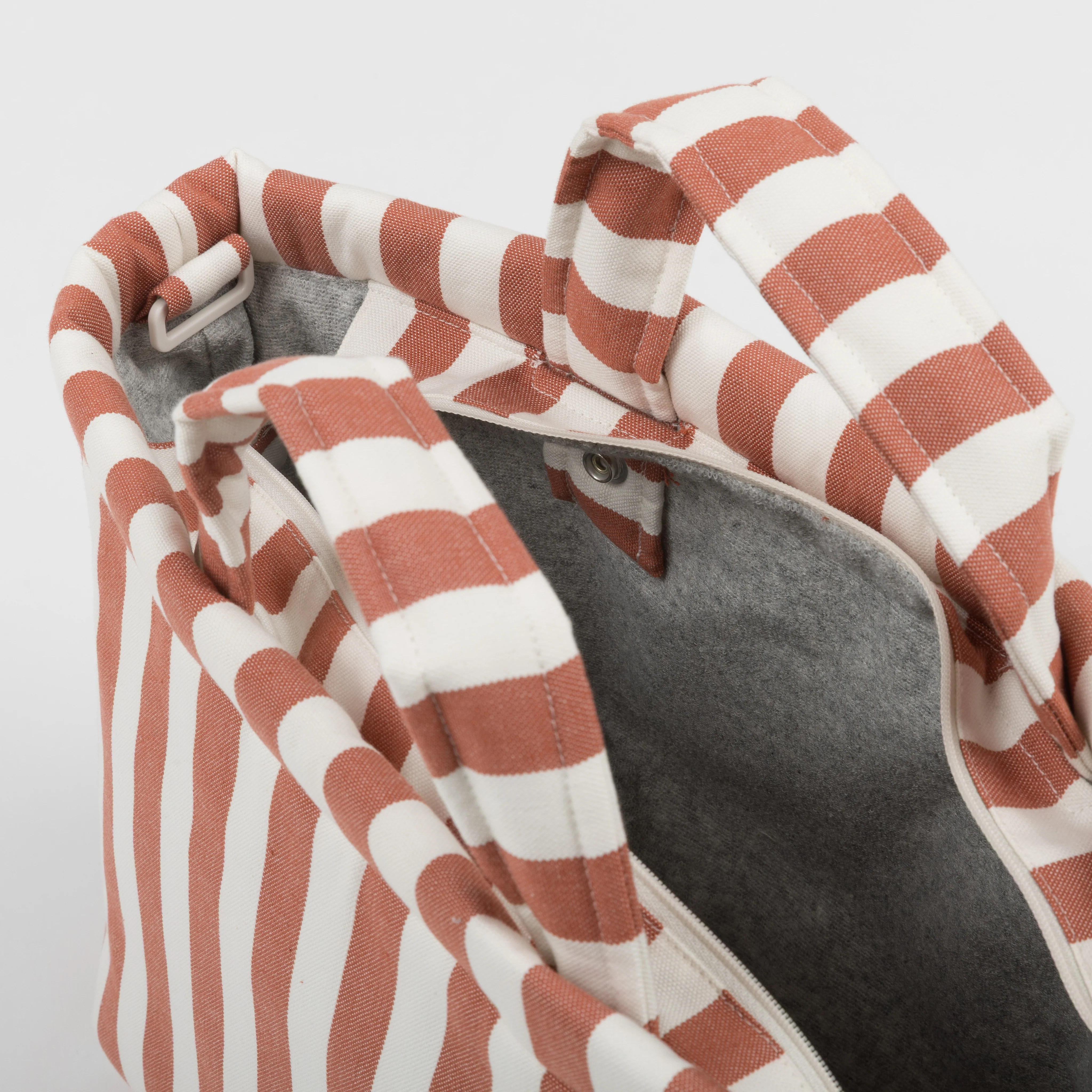 Carry - Red + Off White - Image 3