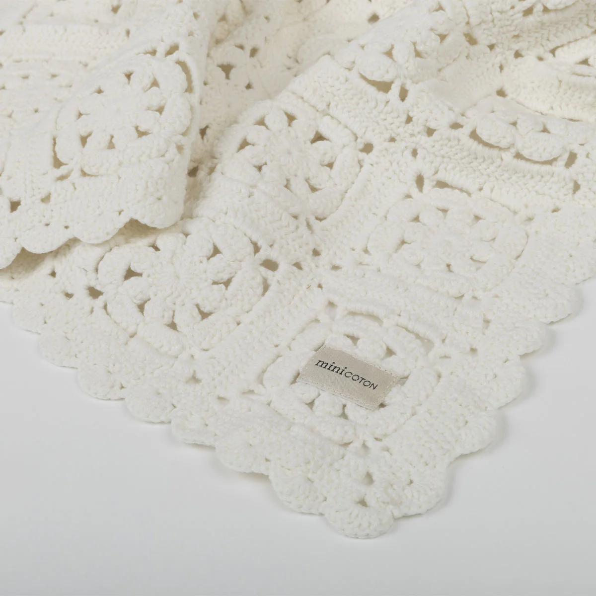 Manta Crochet Blanco - Image 3