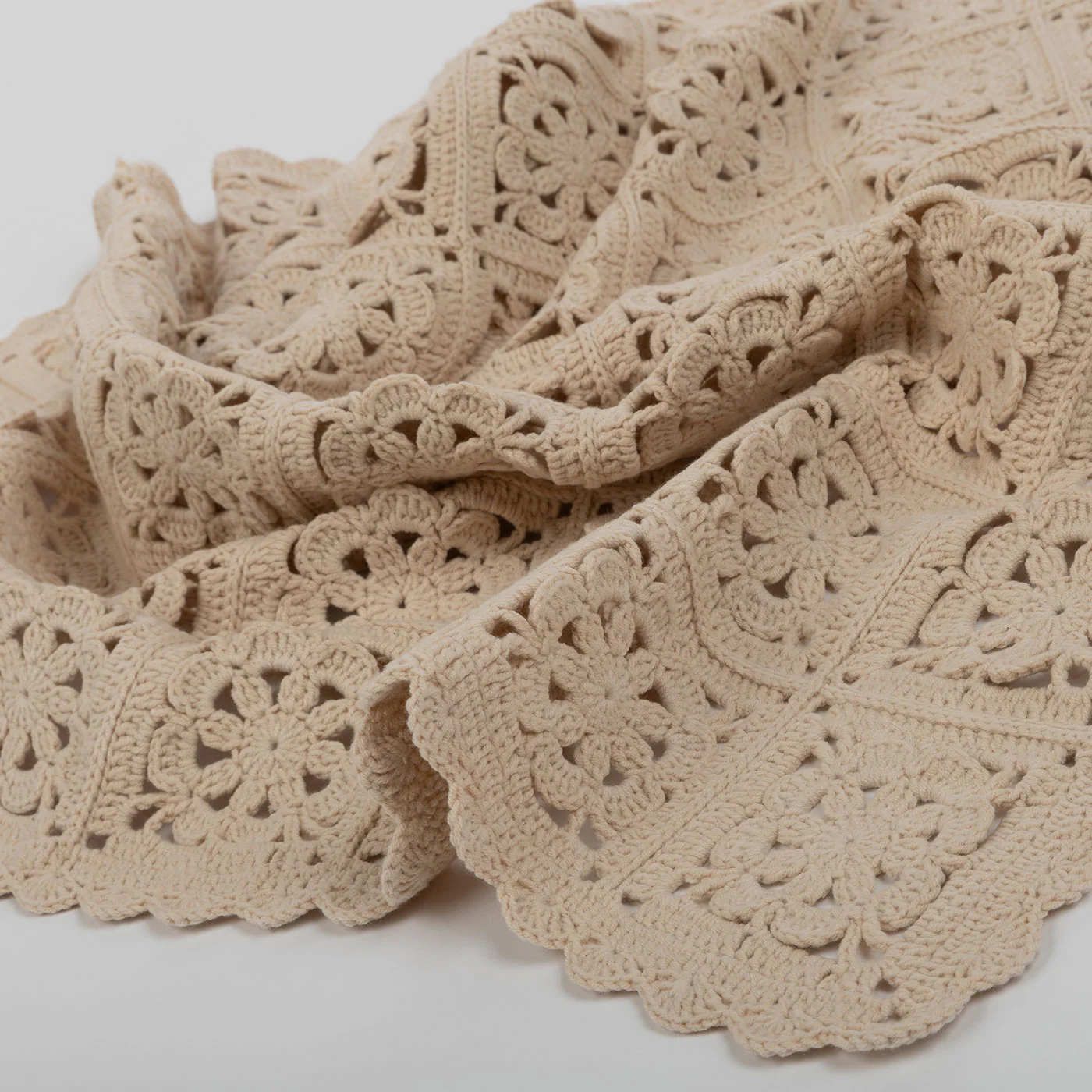 Manta Crochet Rosa - Image 3