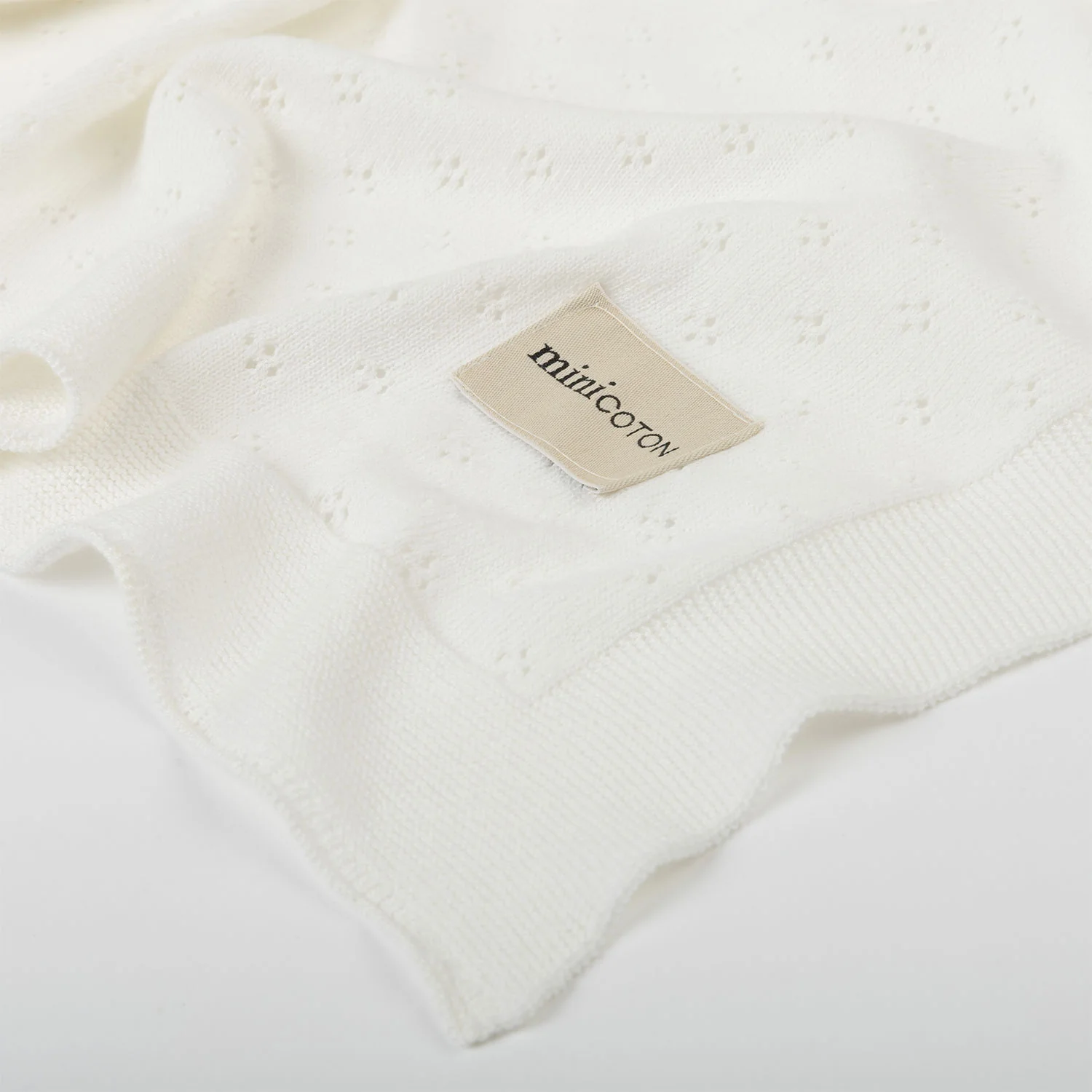 Manta Holey Knit Blanco - Image 2