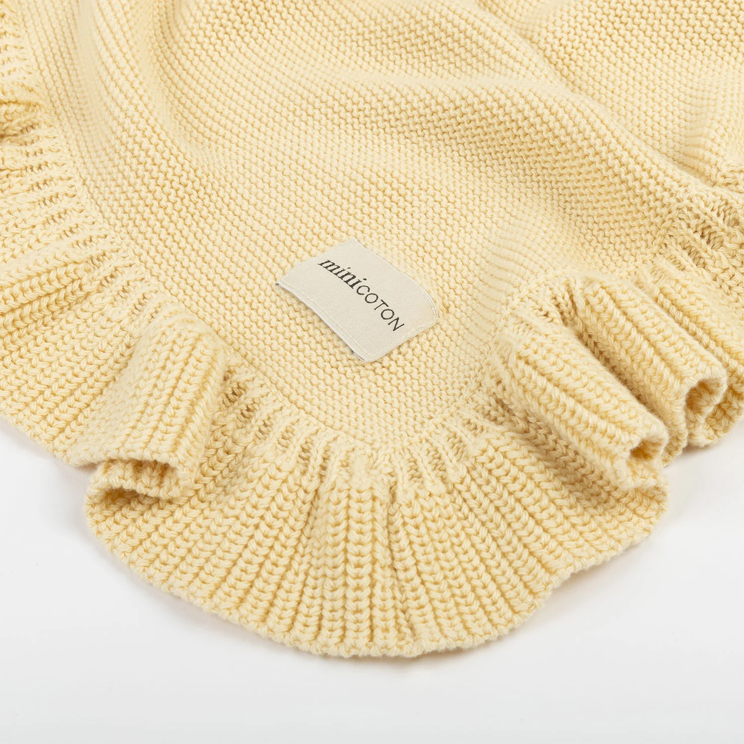 Manta Ruffle Butter - Image 2