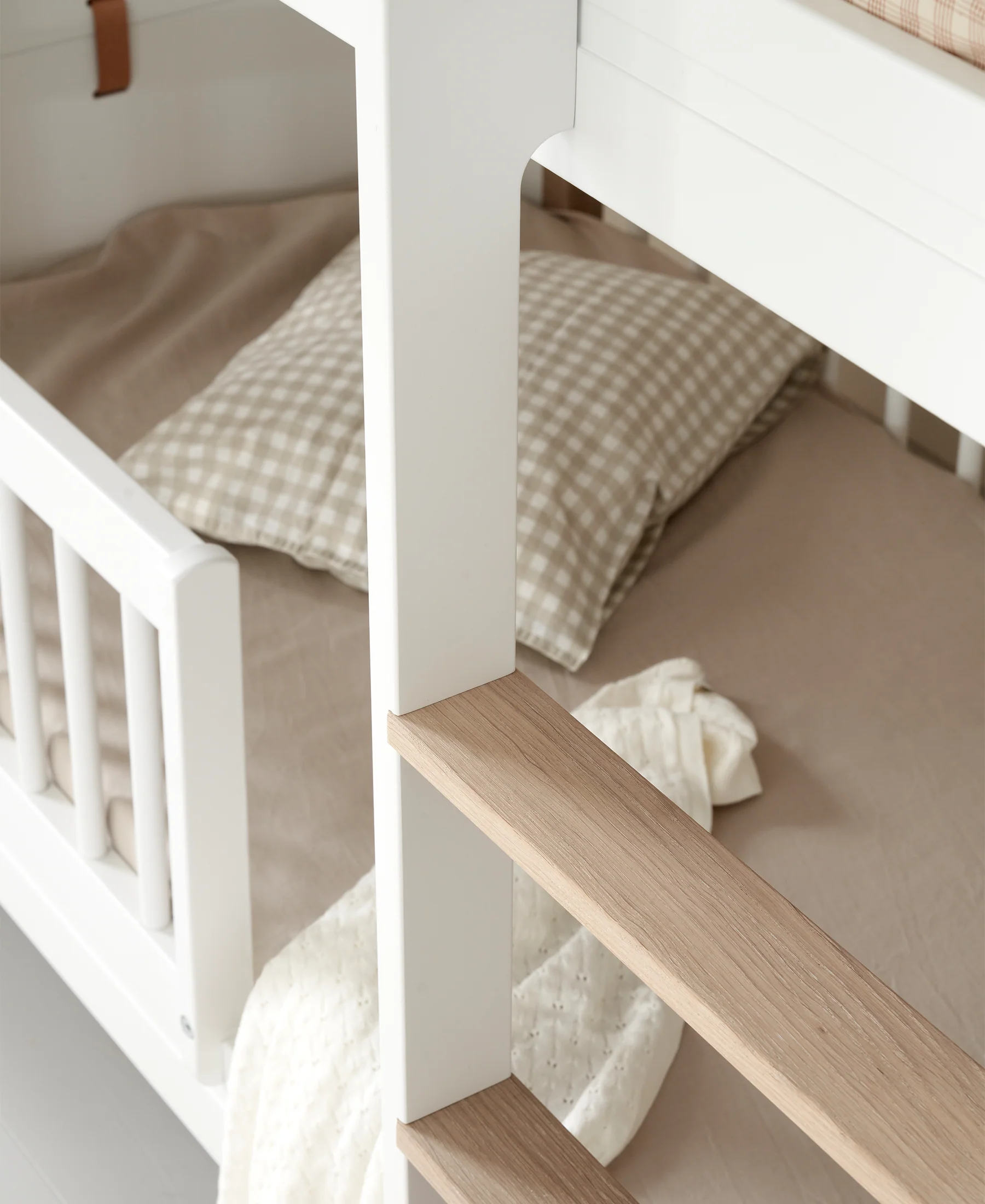 Oliver Furniture Wood Mini+ Low Bunk Bed - Image 8