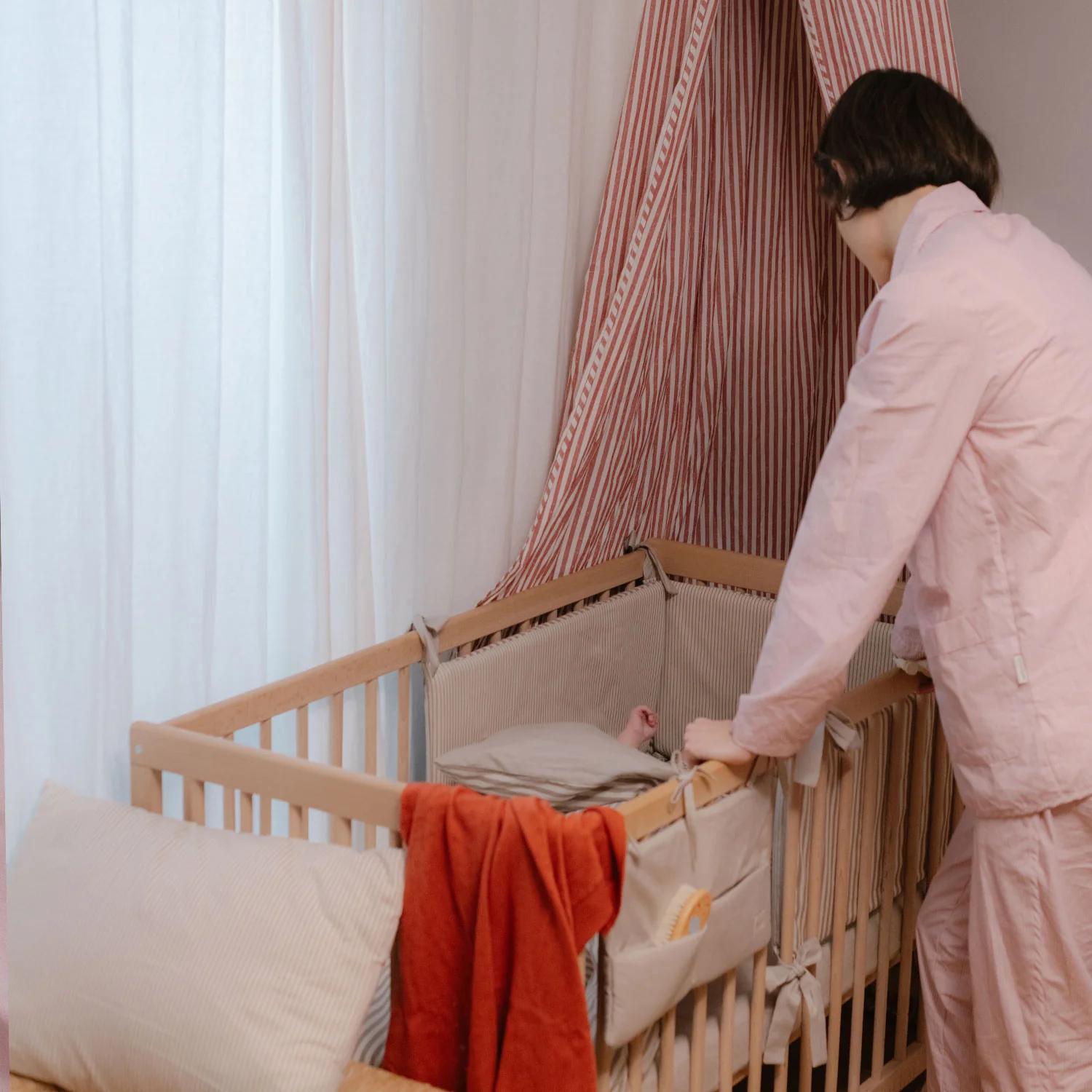 Protector Cuna Half Reversible Beige Stripes - Image 2