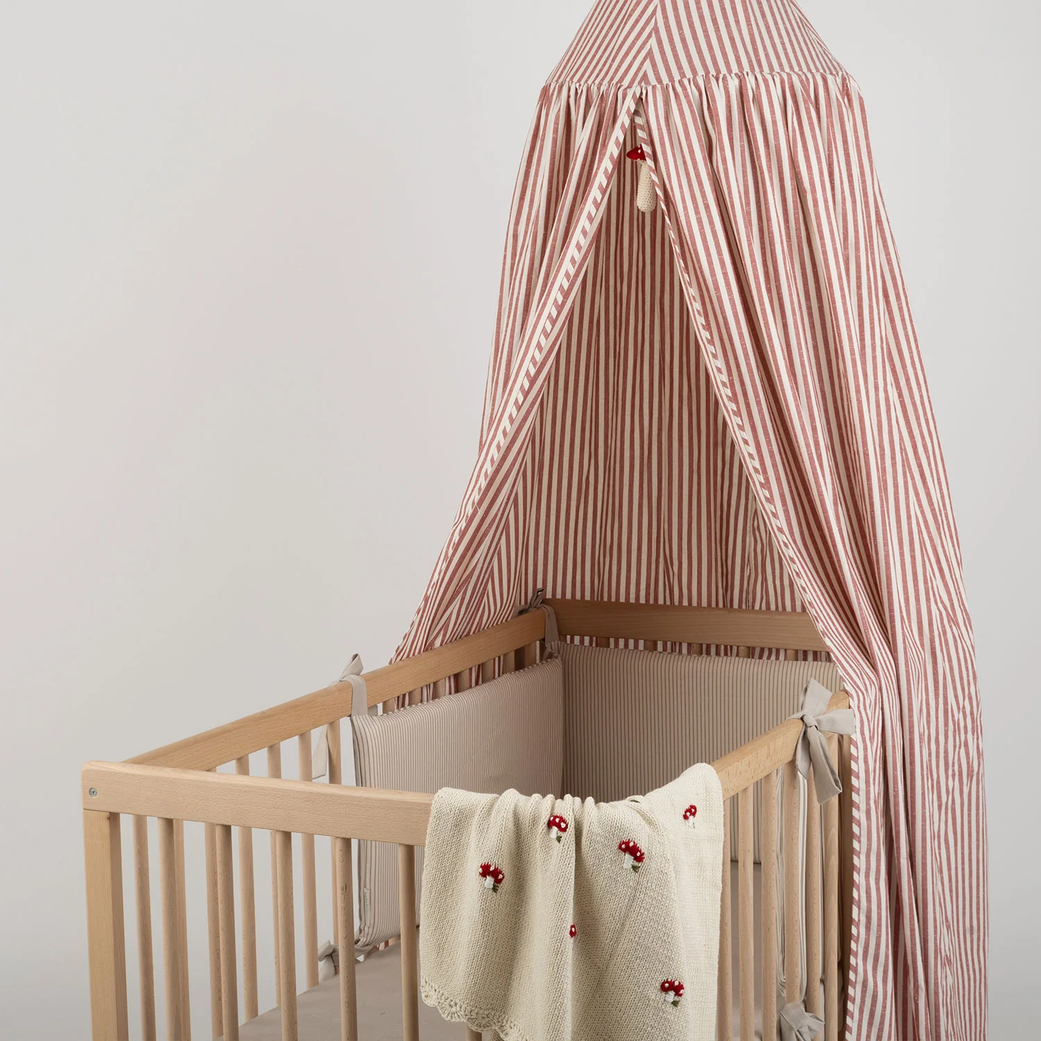 Protector Cuna Half Reversible Beige Stripes - Image 3