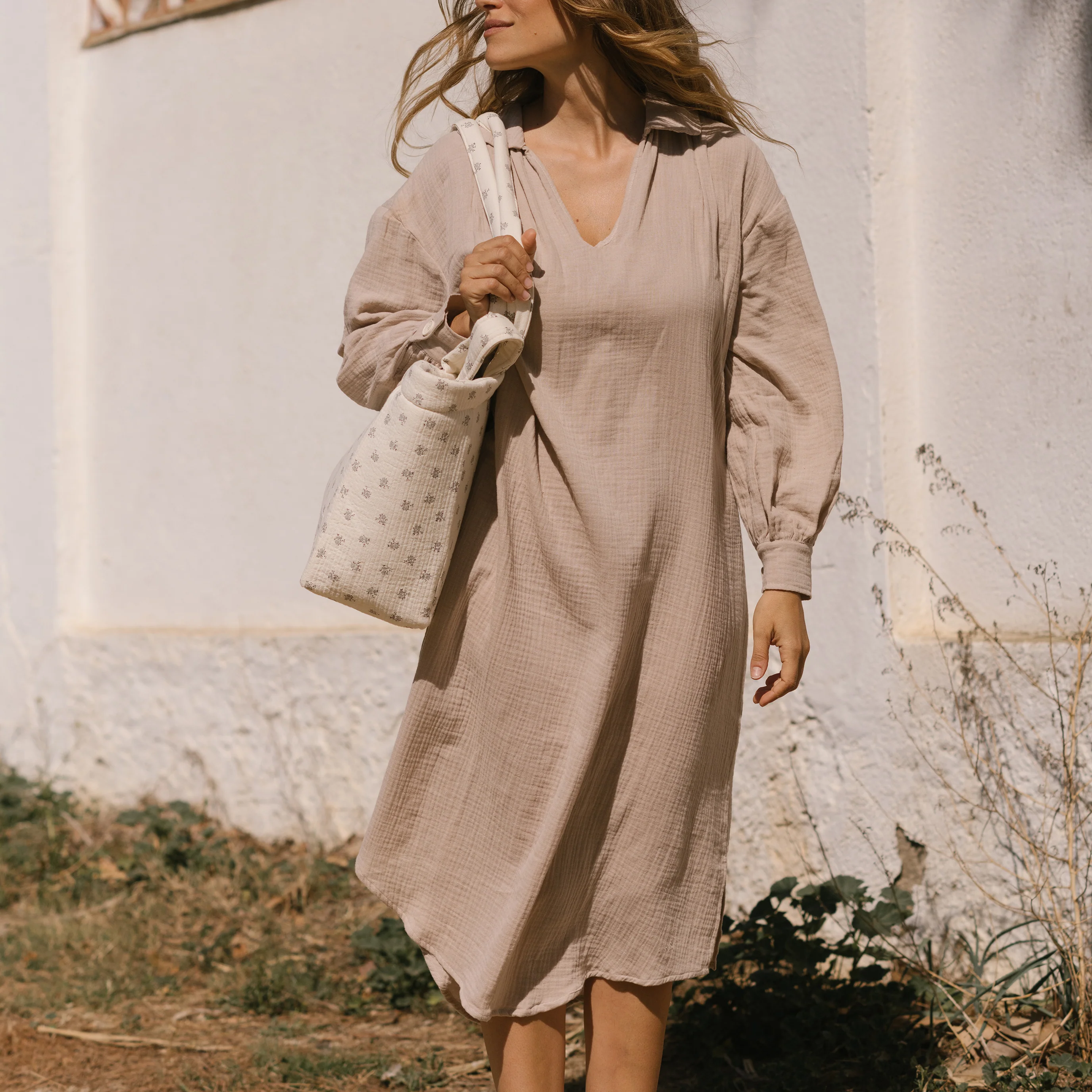 MUM Vestido Beige - Image 2